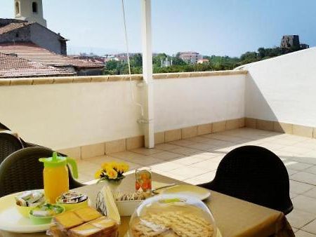 Bed and Breakfast Oz House Scalea Exterior foto