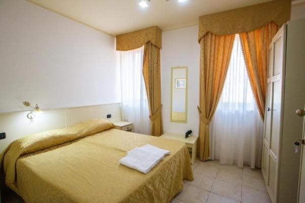 Bed and Breakfast Oz House Scalea Exterior foto